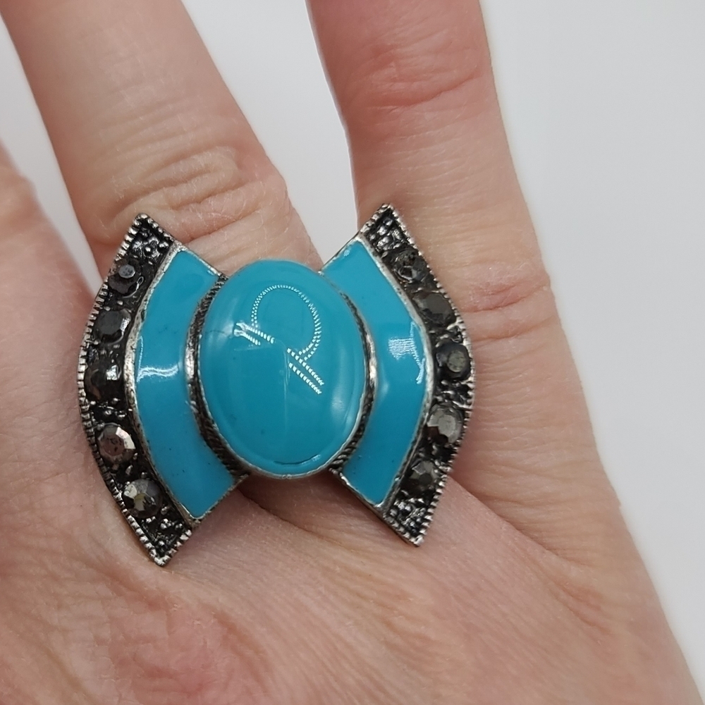 Costume Bow Tie Adjustable Ring
